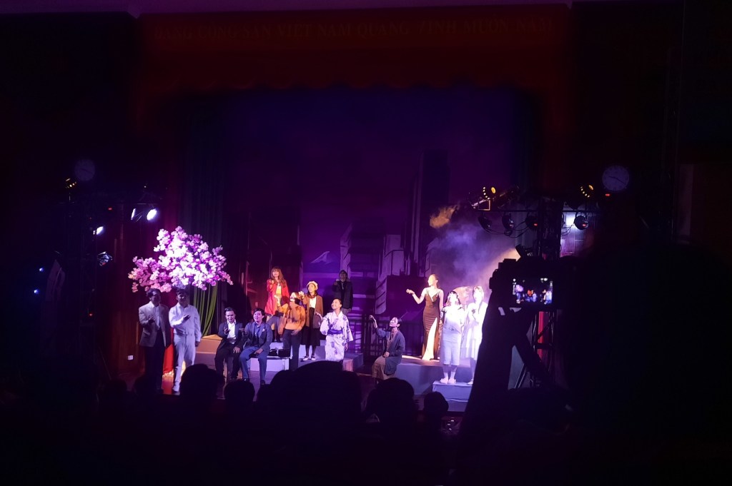 Một đêm diễn cho mình thật nhiều suy&nbsp;nghĩ