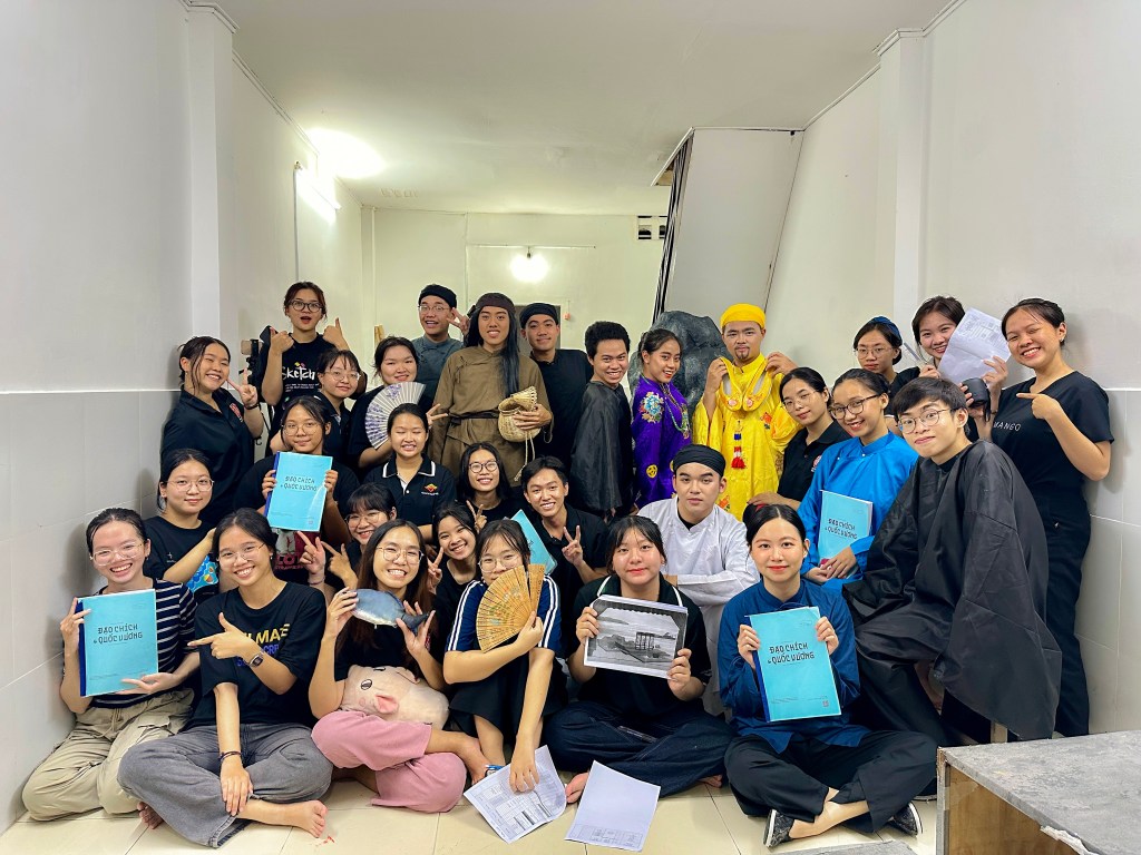 Sinh viên Báo chí mang “dị bản cổ tích” lên sân&nbsp;khấu